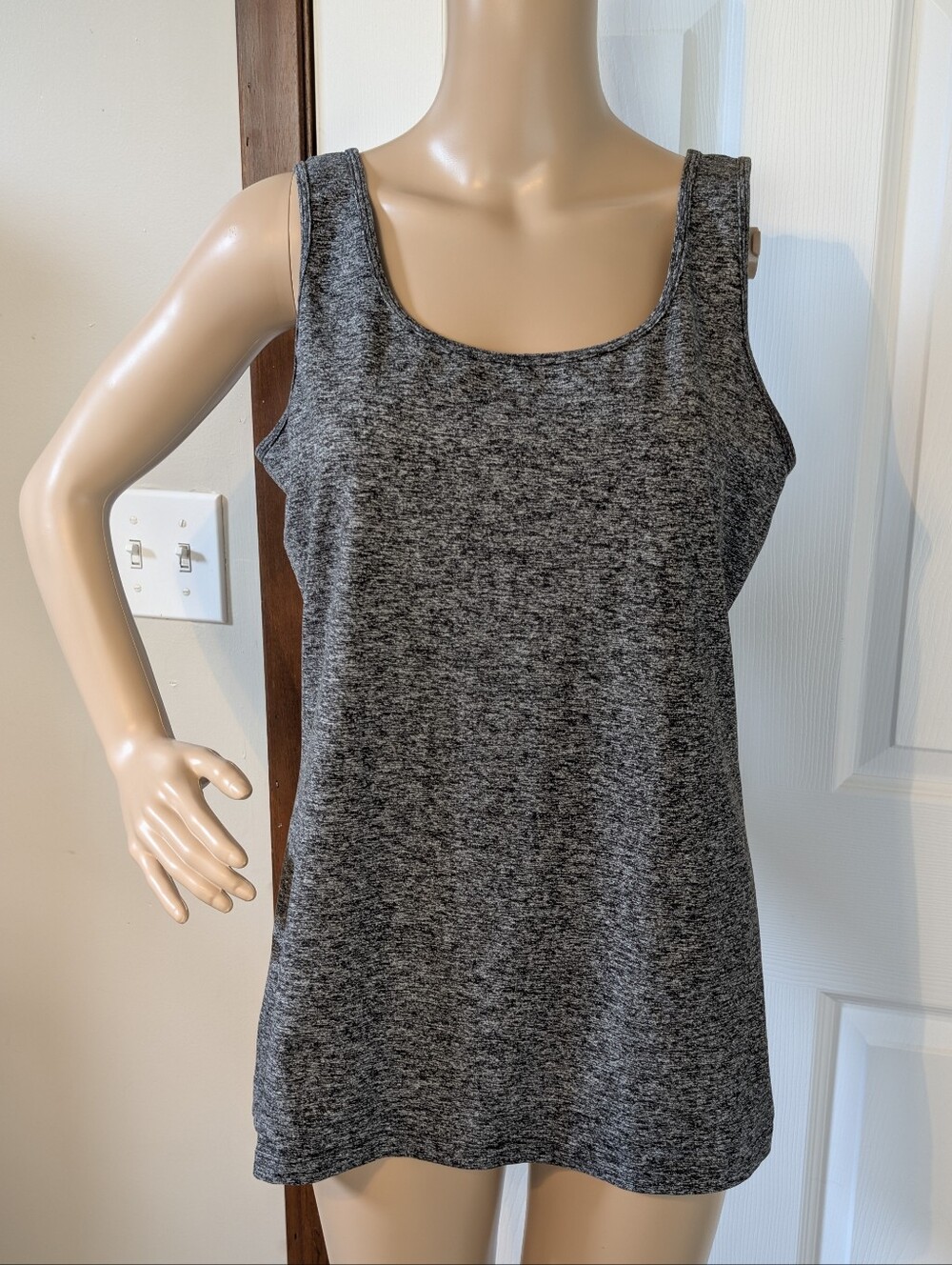 Duluth Trading Co Heather Charcoal Scoop Neck Tank-large